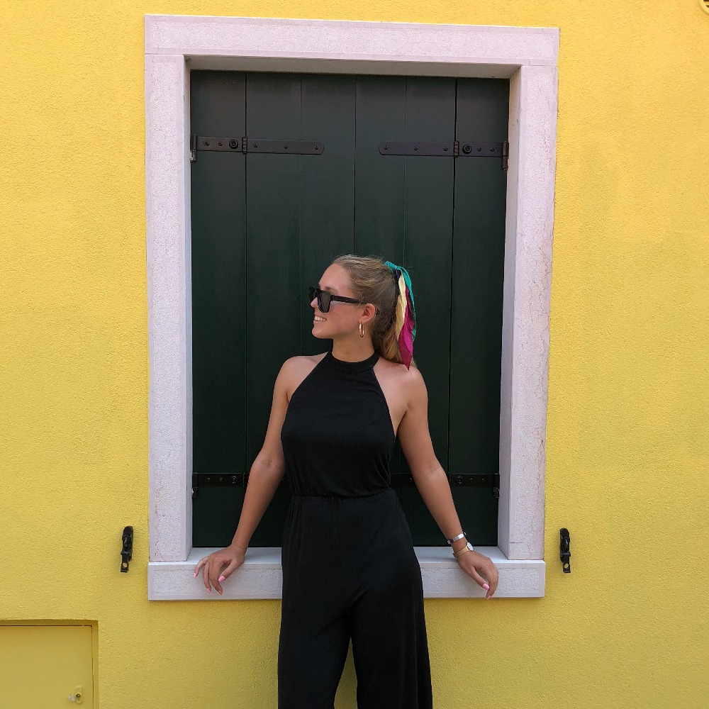 Meet your Posher, Danielle